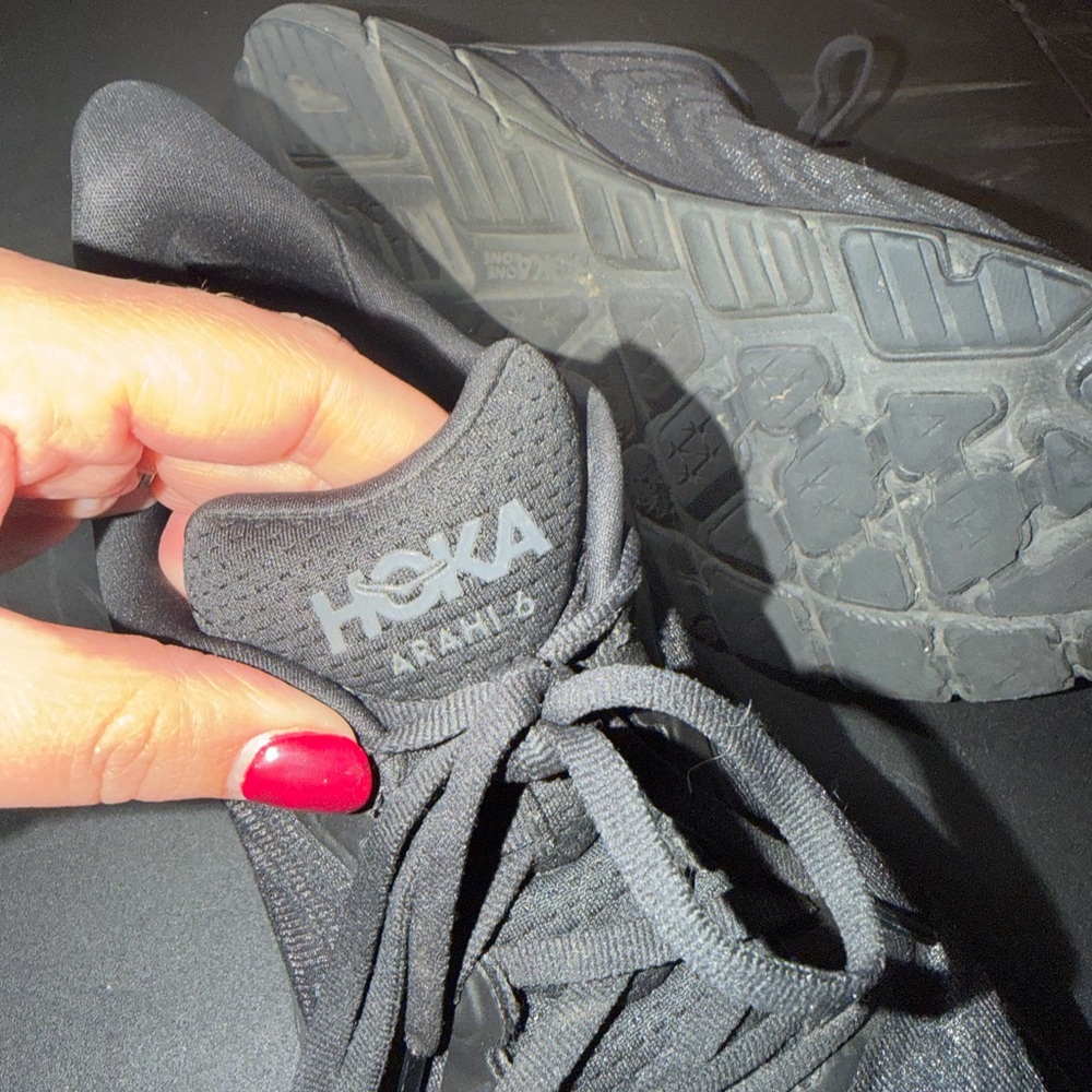 HOKA Arahi 6 Black Running Shoes - Picture 5 of 6